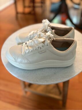 Dr. Scholl's Champagne Glimmer Cream Platform Sneakers with Ribbon Laces